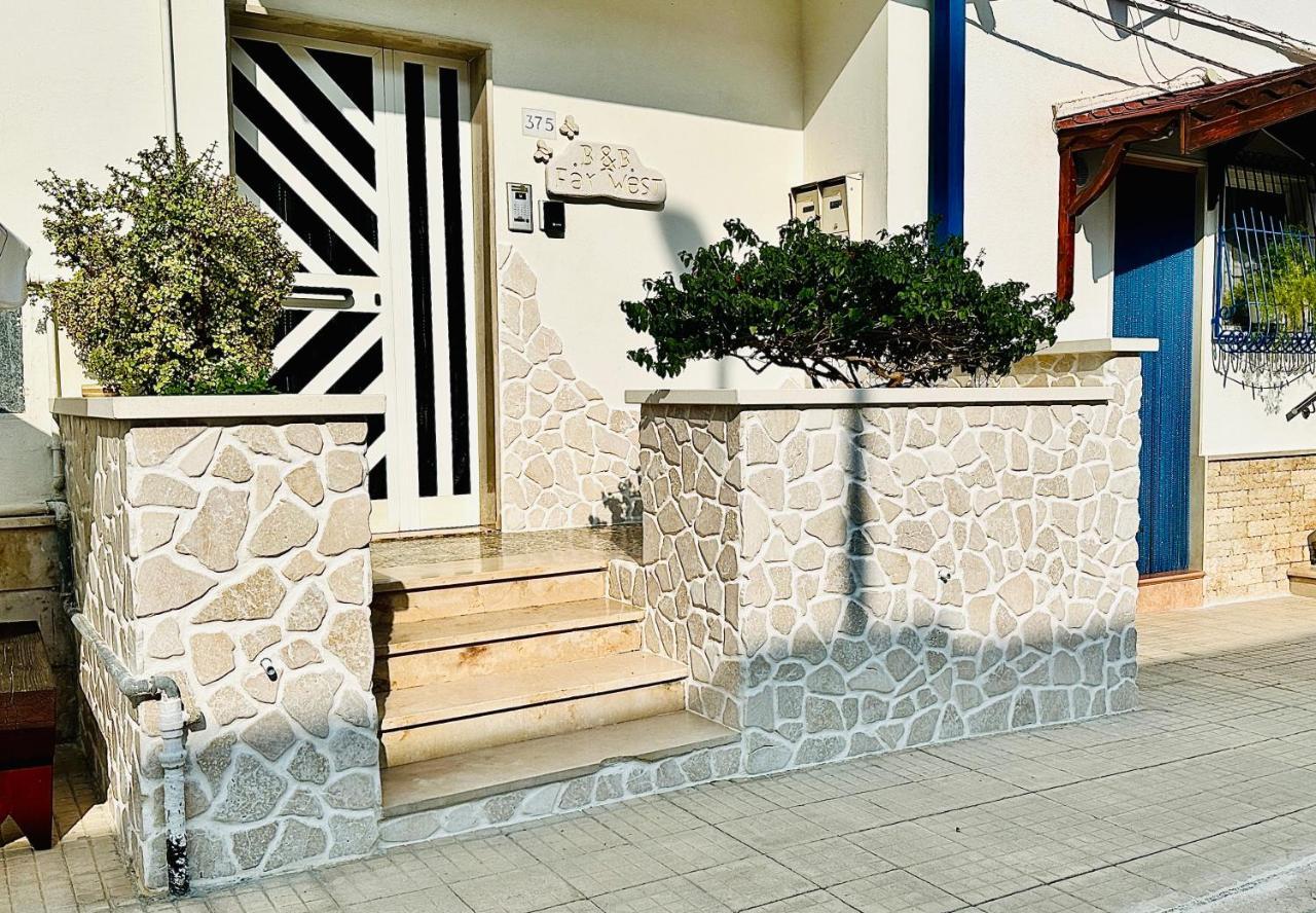 Far West Hotel Джиноза Екстериор снимка